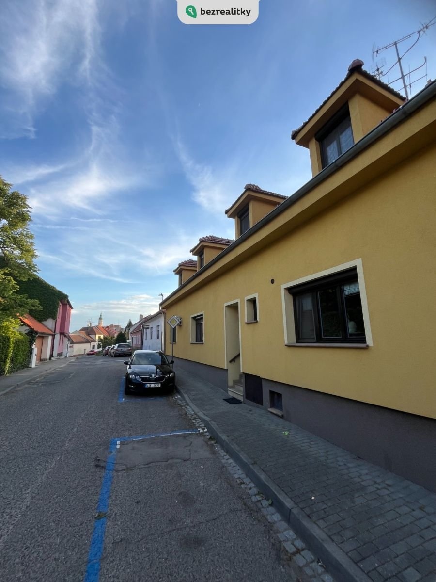 1748983022-wlocjgkbpd-img-1179