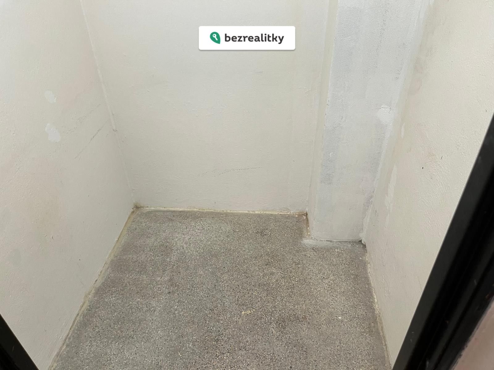 1760113322-oxdvzahkfa-komora-v-byt-c4-9b