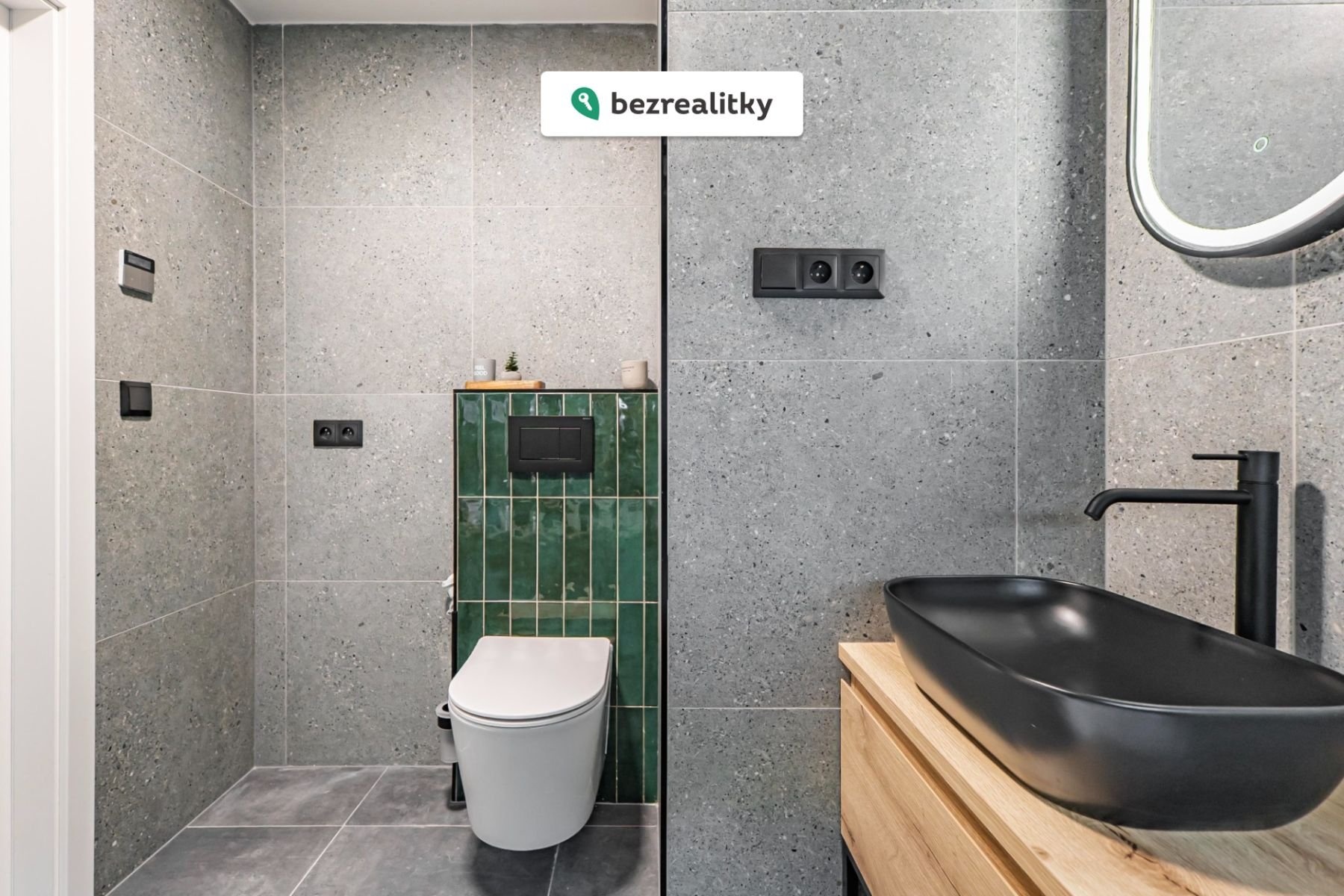 1769293819-sewtyxydgb-16-wc-koupelna