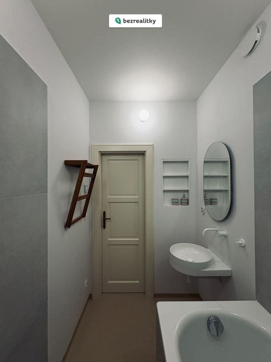 1763045608-dmvhxzclwx-img-7549