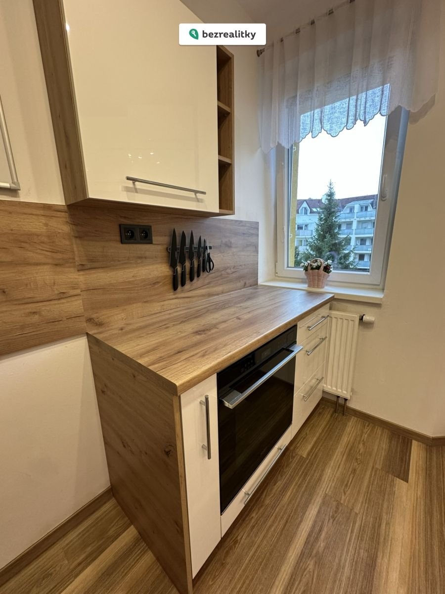 1774184951-sqxxstwvpr-kuchyn-c4-9b-3