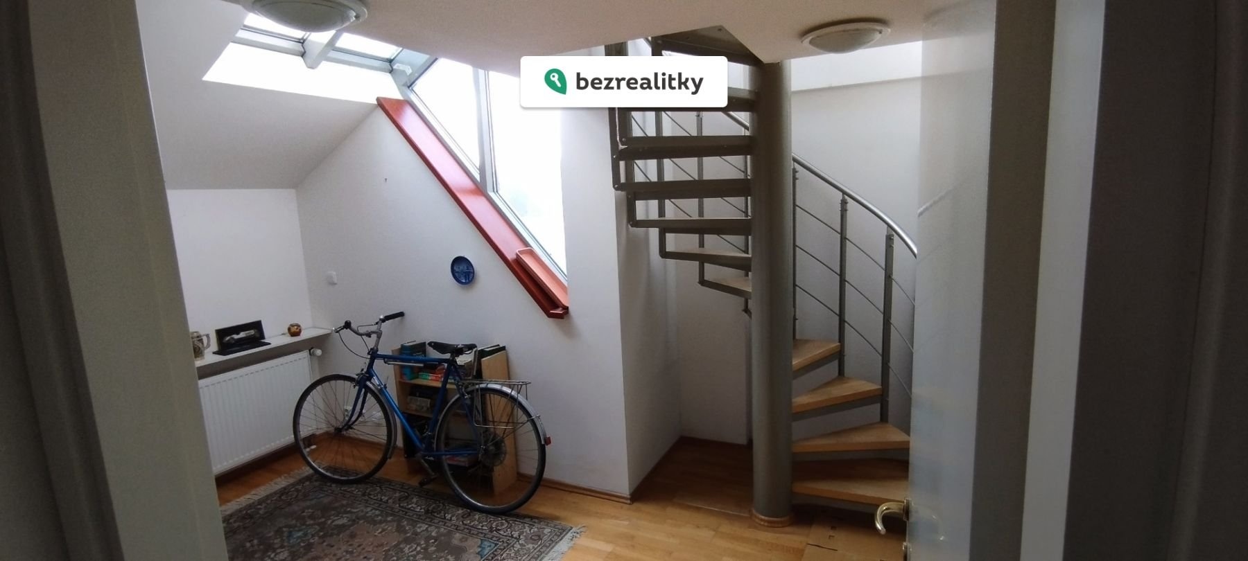 1774430696-nmlbmivdbz-lo-c5-benice-iii-2b-schody-do-pracovny