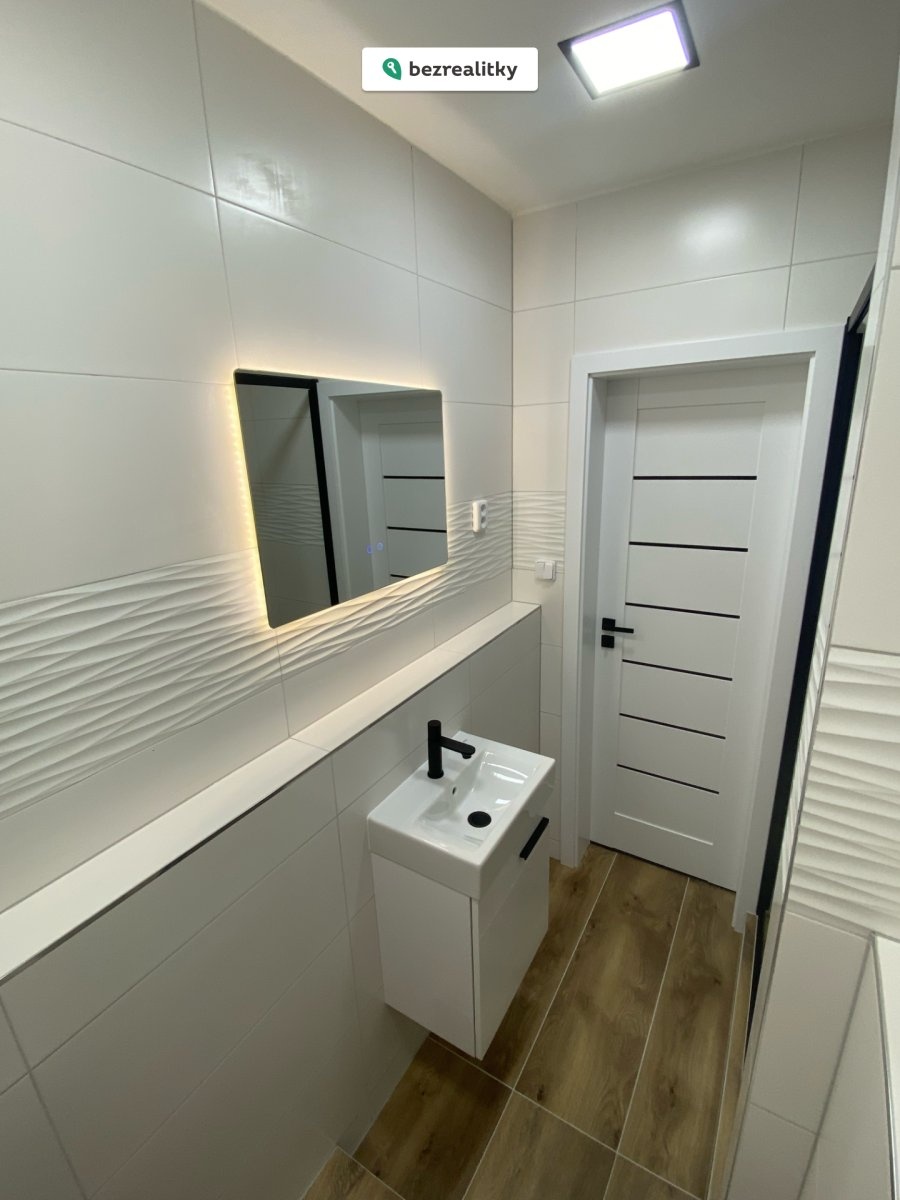 1774176560-lsxujbpddx-img-3