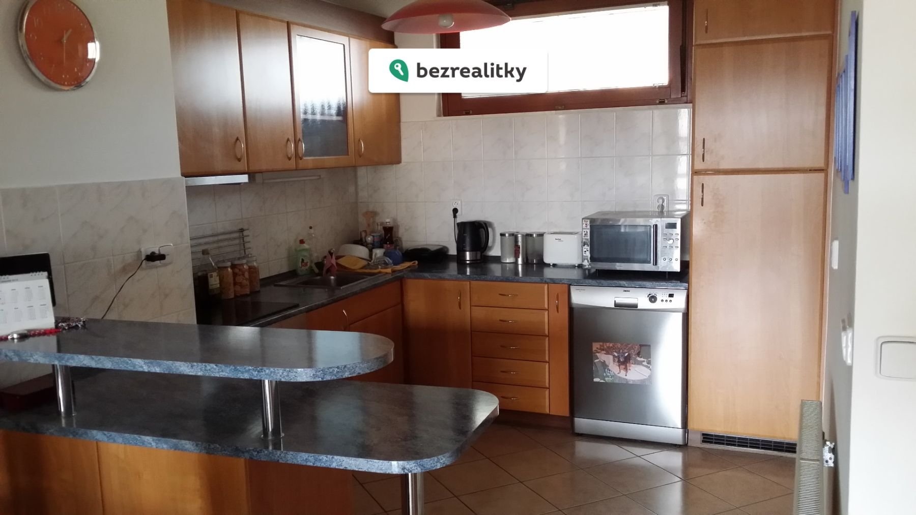 1768290893-ufvczzvsea-20140329-132033