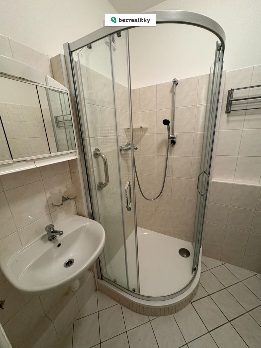 1771946195-gyjqwvquld-img-1369