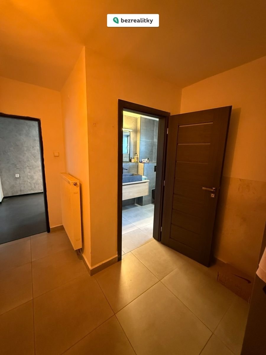 1762183438-tbhfezmstj-img-3085