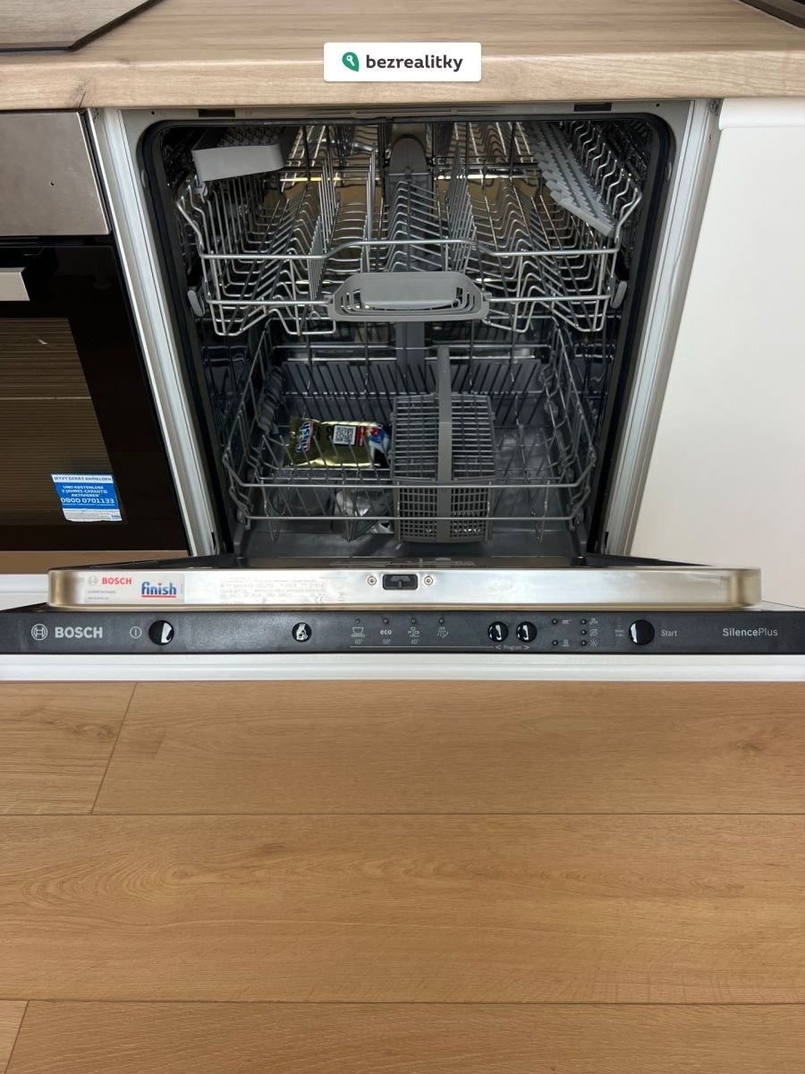 1763209146-weugwzwlzs-tempimagesrjiep