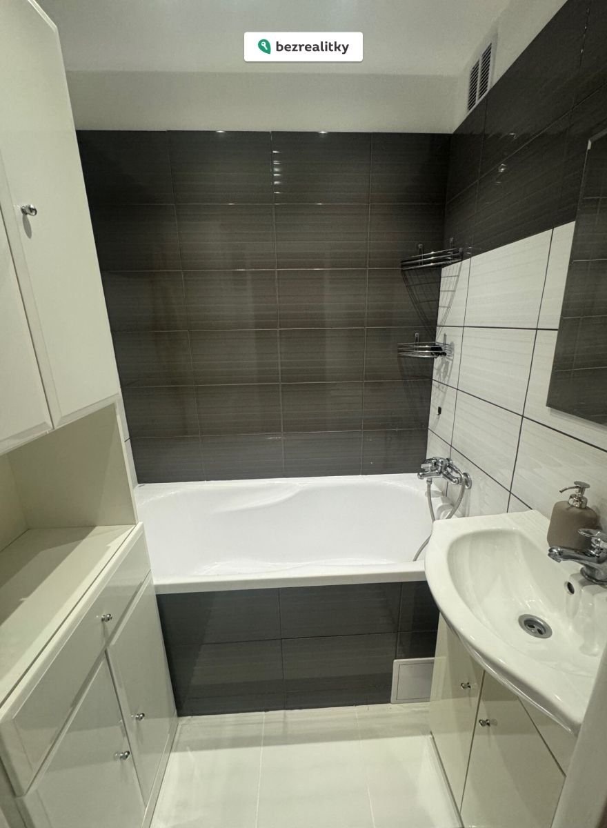 1773689294-xfriavlshm-img-3114