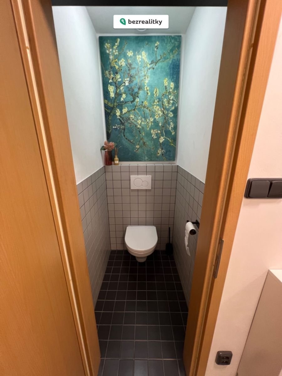 1761556694-biizvfmvmf-img-0838