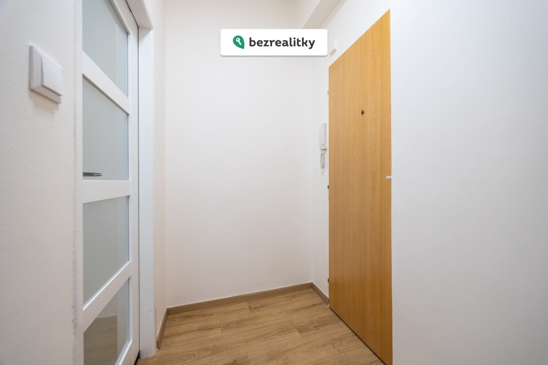 1764167303-uwfvwglmzx-1000047949