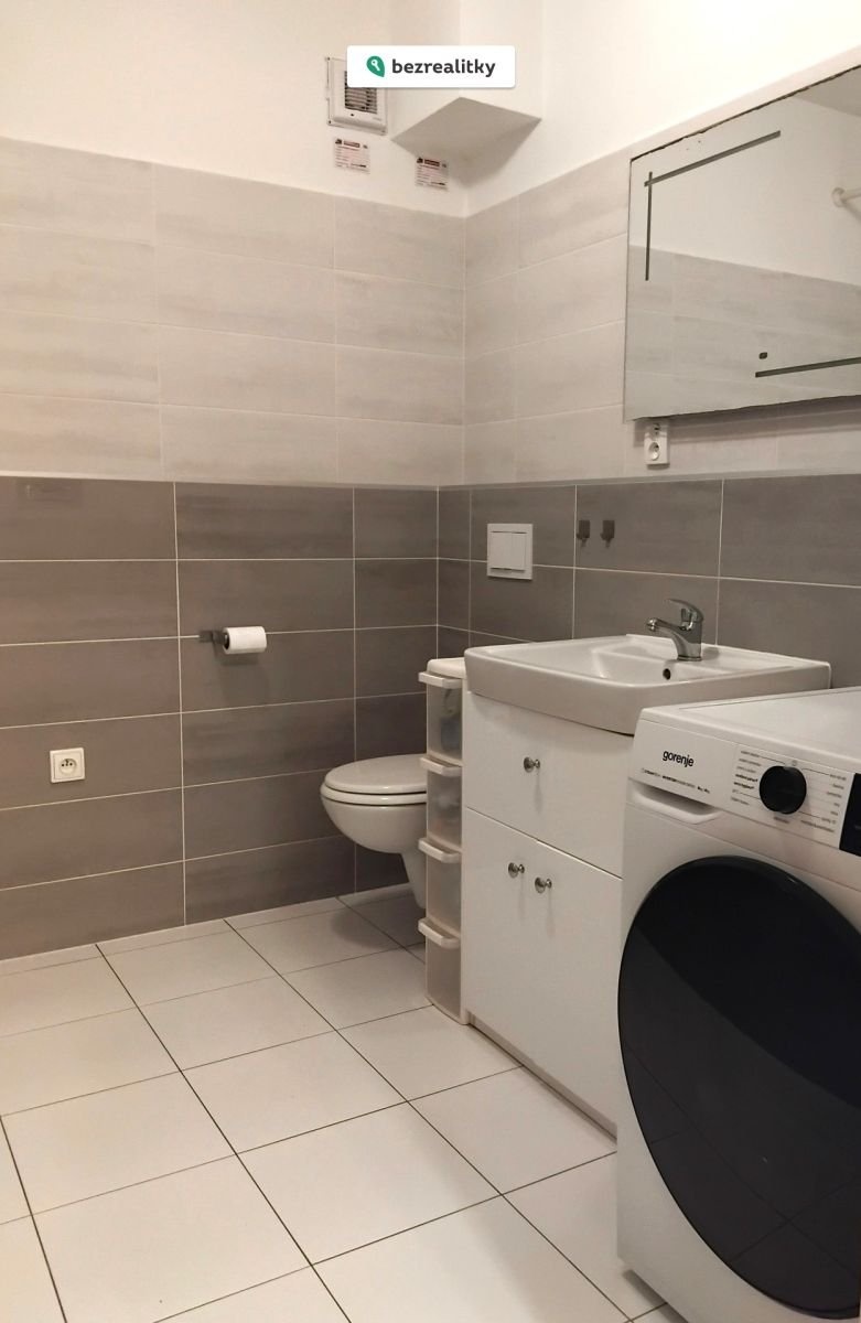 1772020448-uxjrbcrmfn-3-0-koupelna