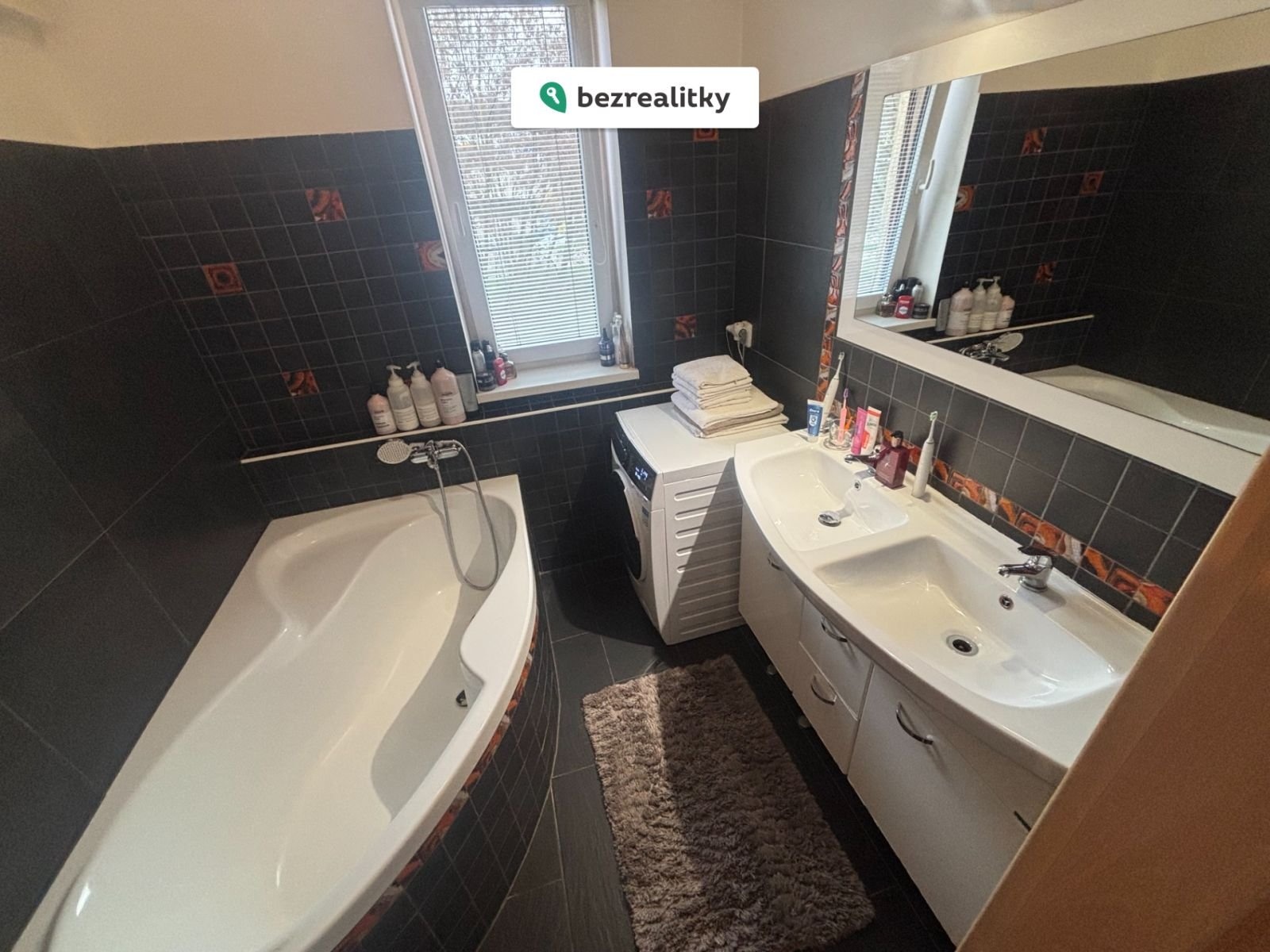 1776180409-nsjiihekec-img-4656