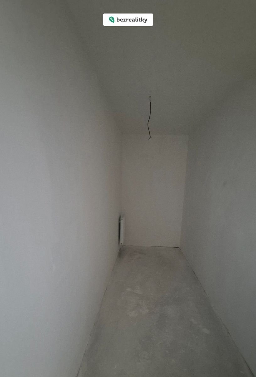 1745394960-xftfbxiwby-1000031503