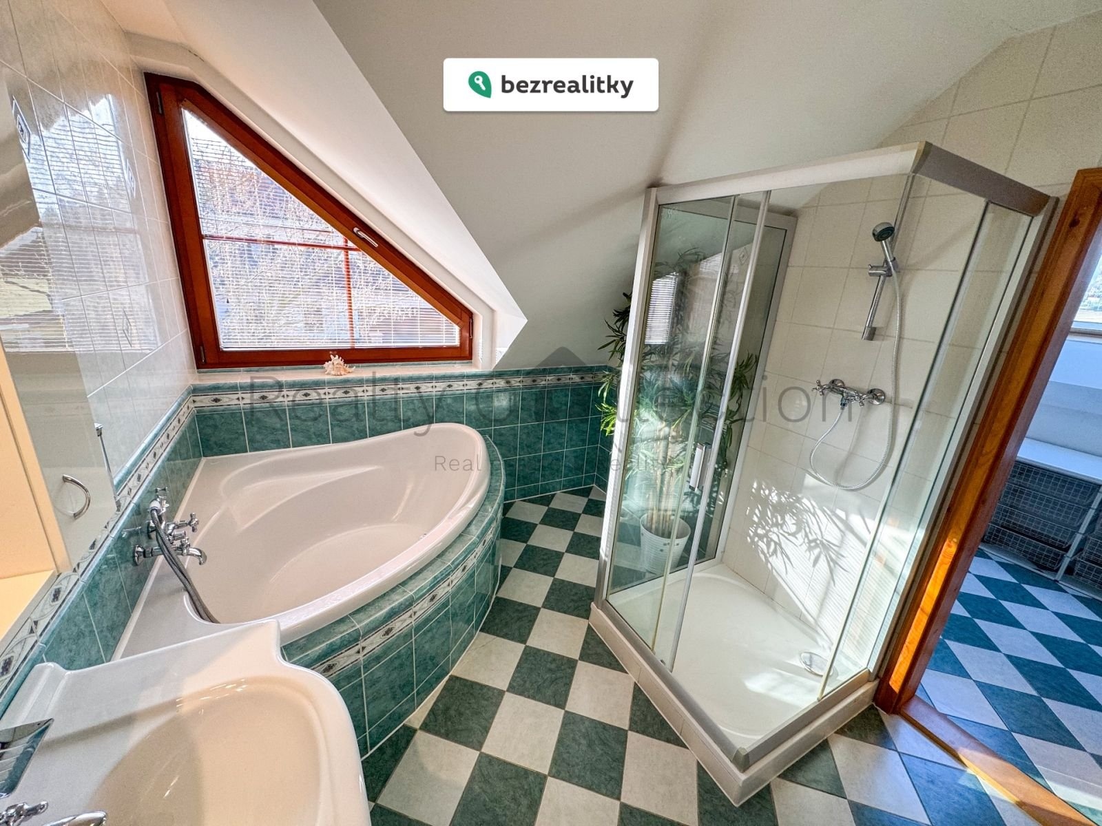 1761044925-lbqajtqlnn-img-8356-37