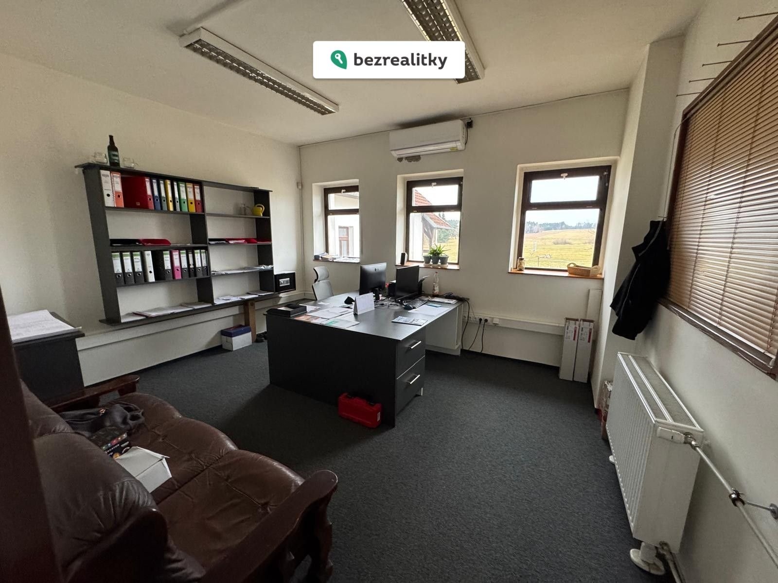 1774543791-qhliyfaavd-whatsapp-image-2026-03-26-at