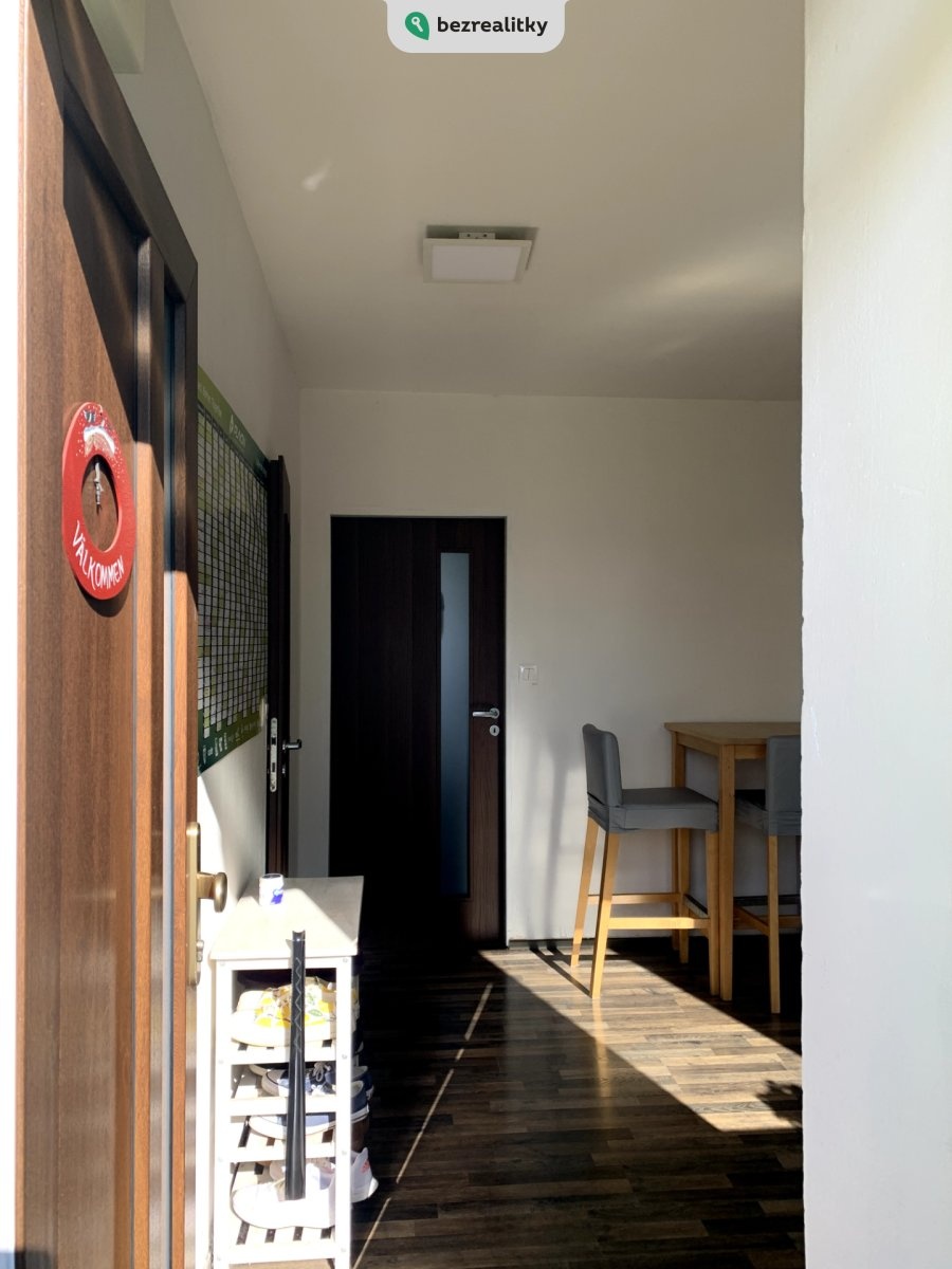 1748968352-mnlzfulfxo-1-may2025-kitchen