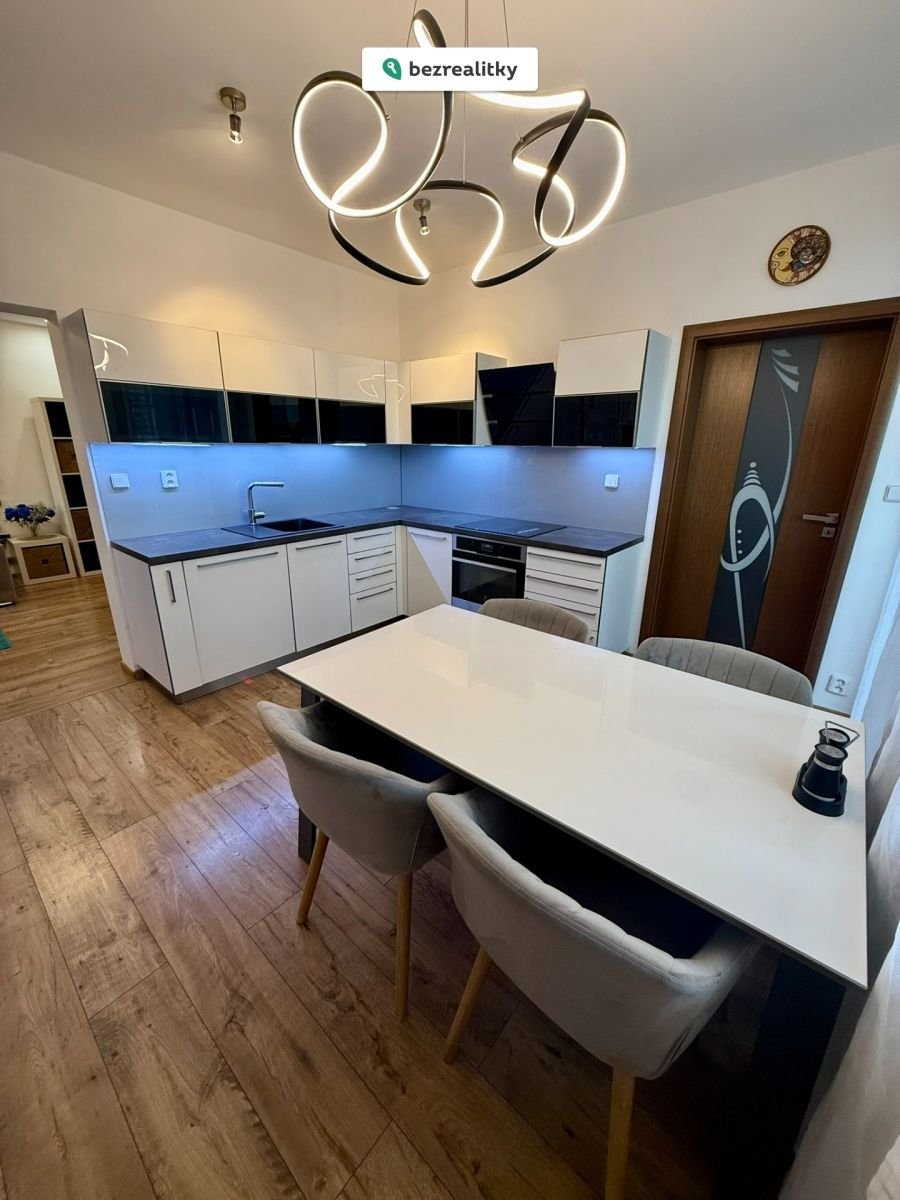 1763839655-yhtoswdiwy-img-0949