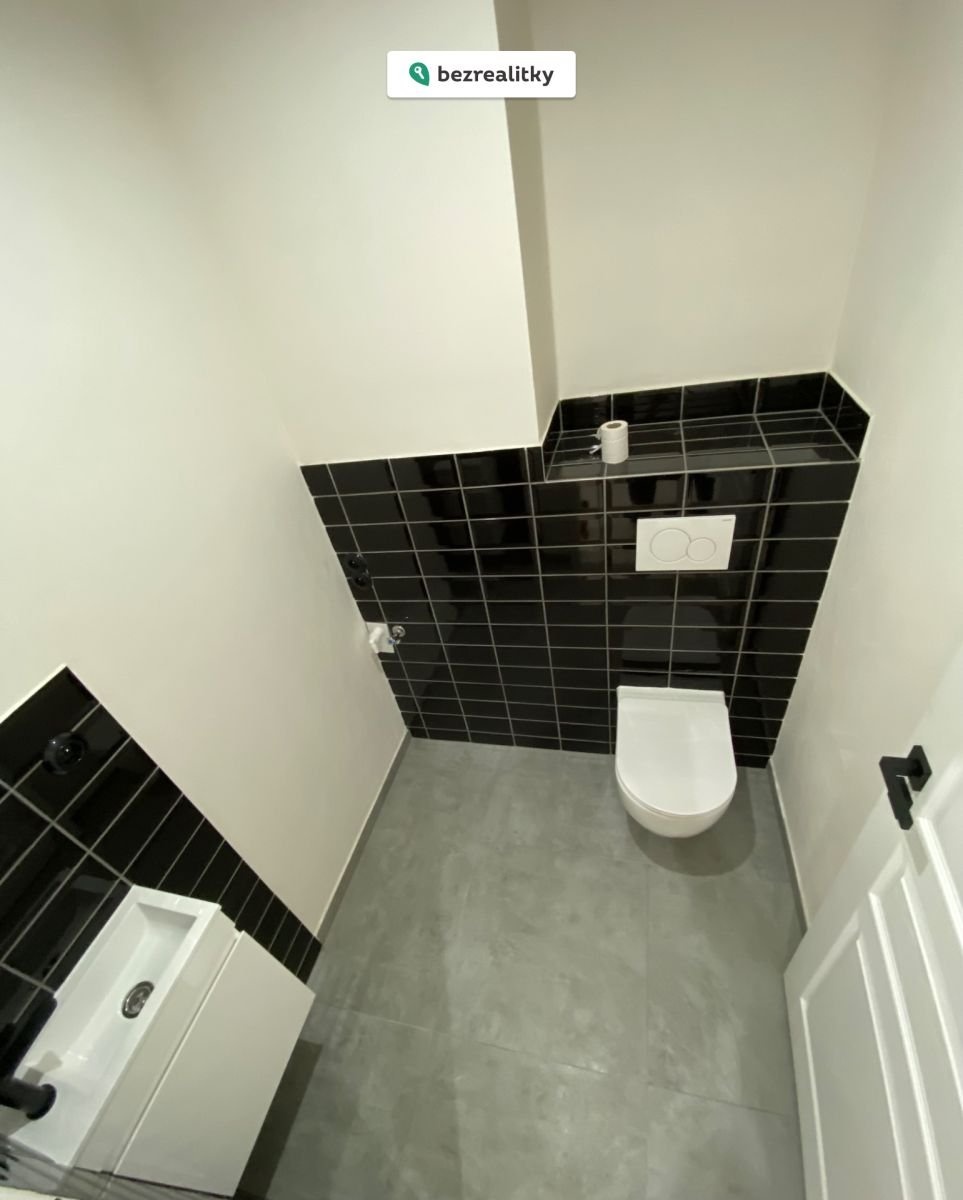 1762781528-ifgvefkffg-img-8293