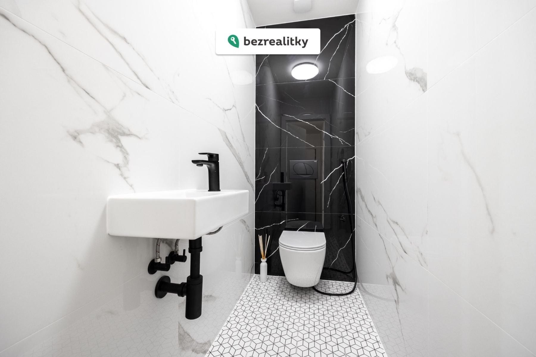 1764749885-dkubosgegv-8y7a0714-hdr