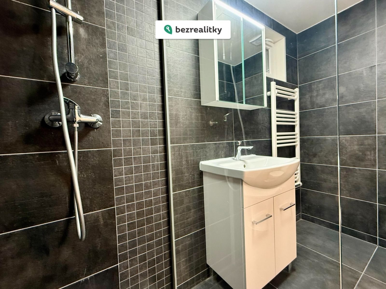 1763049193-ucrqvtdgws-img-0271