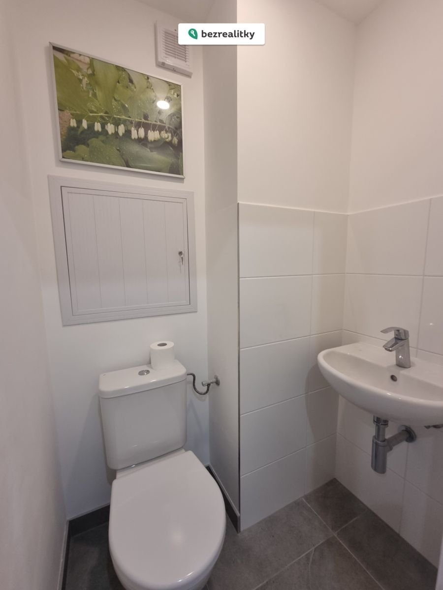 1753872860-afujhsuauc-wc