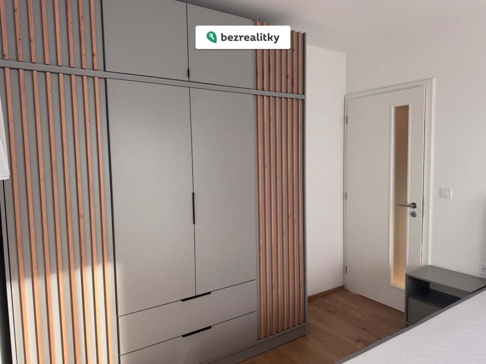 1763668880-elzhiqzwkw-img-8885