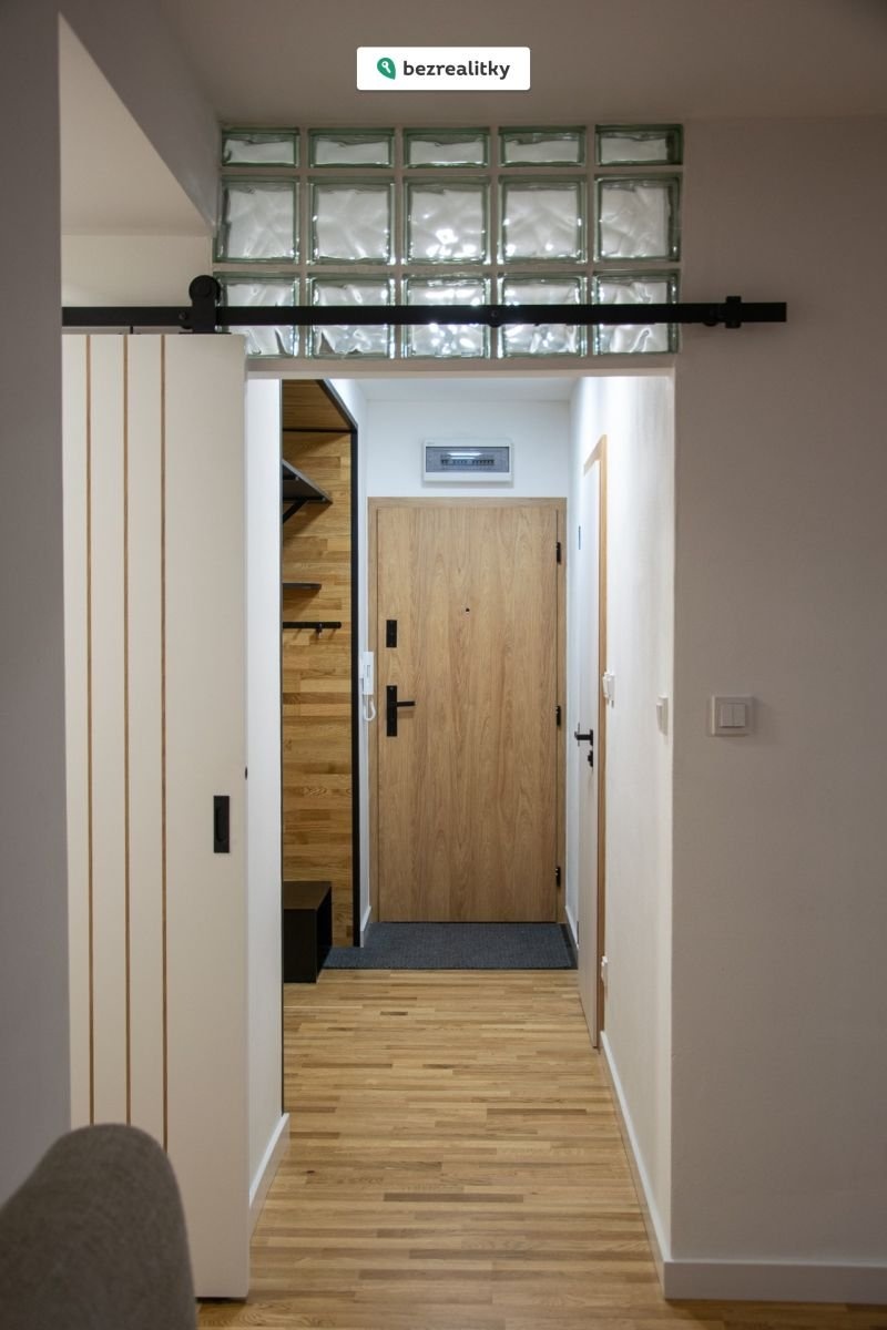 1767785416-gsmrjdnlgq-karvina-13