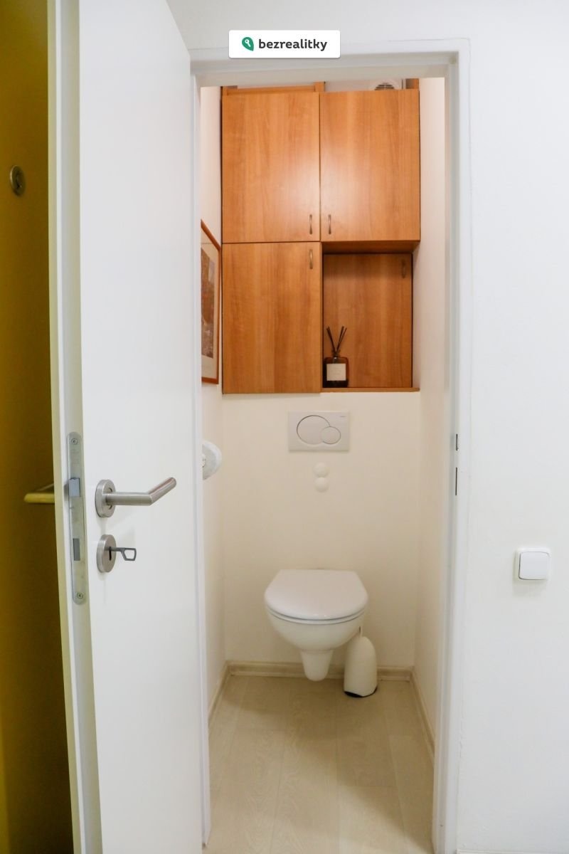 1774191584-wzjzqjjruw-pic-1051