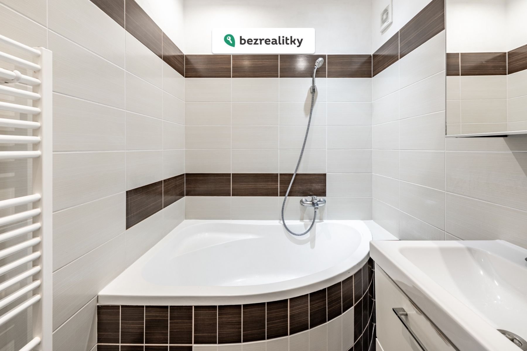 1763038868-zpazypdoyr-koupelna-1