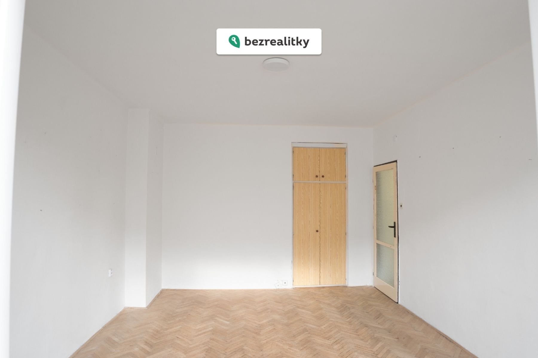 1775411352-eathjcdduf-smetanova14