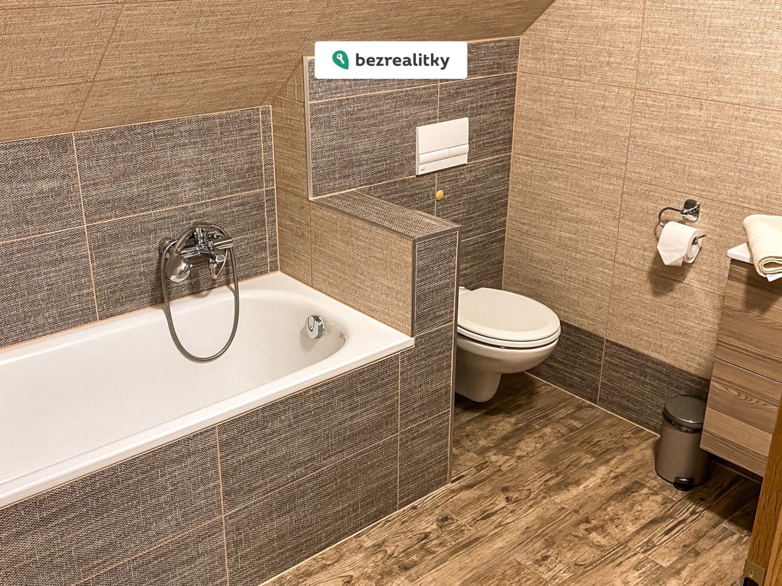 1775656988-lllfqdvvqj-img-1639-3