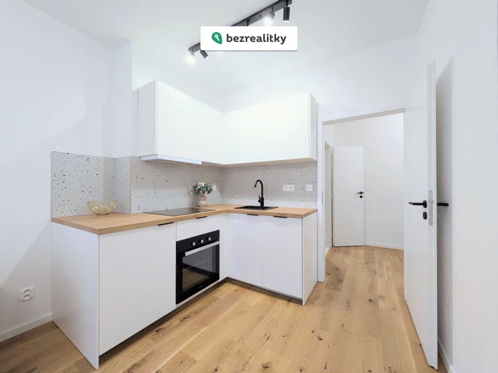 1775841703-tvkrbqbqmj-1000227864