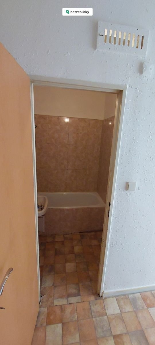 1774298432-fbufwxwkus-1000045598