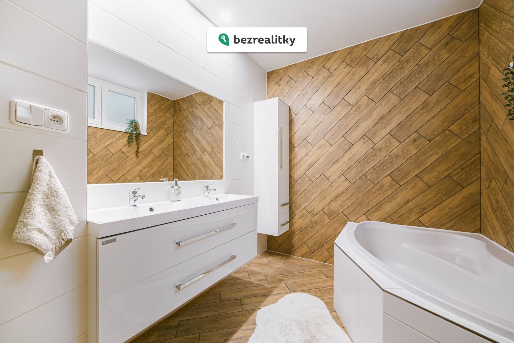 1772006456-zsvpaycelr-full-lhota-010-copy