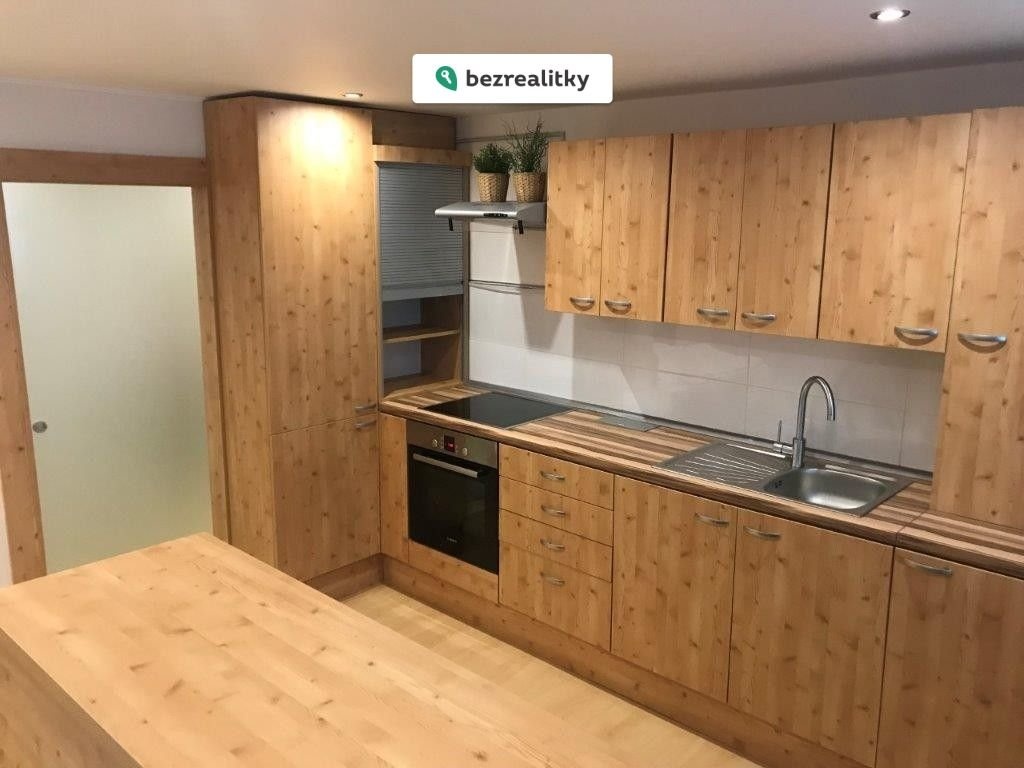 1771147960-uwexpresfe-8