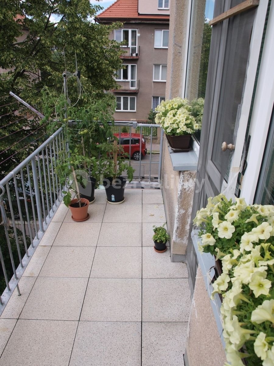 1741631234-uqaqifpefz-balkon1