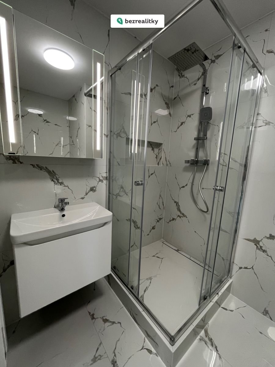 1774773652-wixqdkmnxl-img-5939