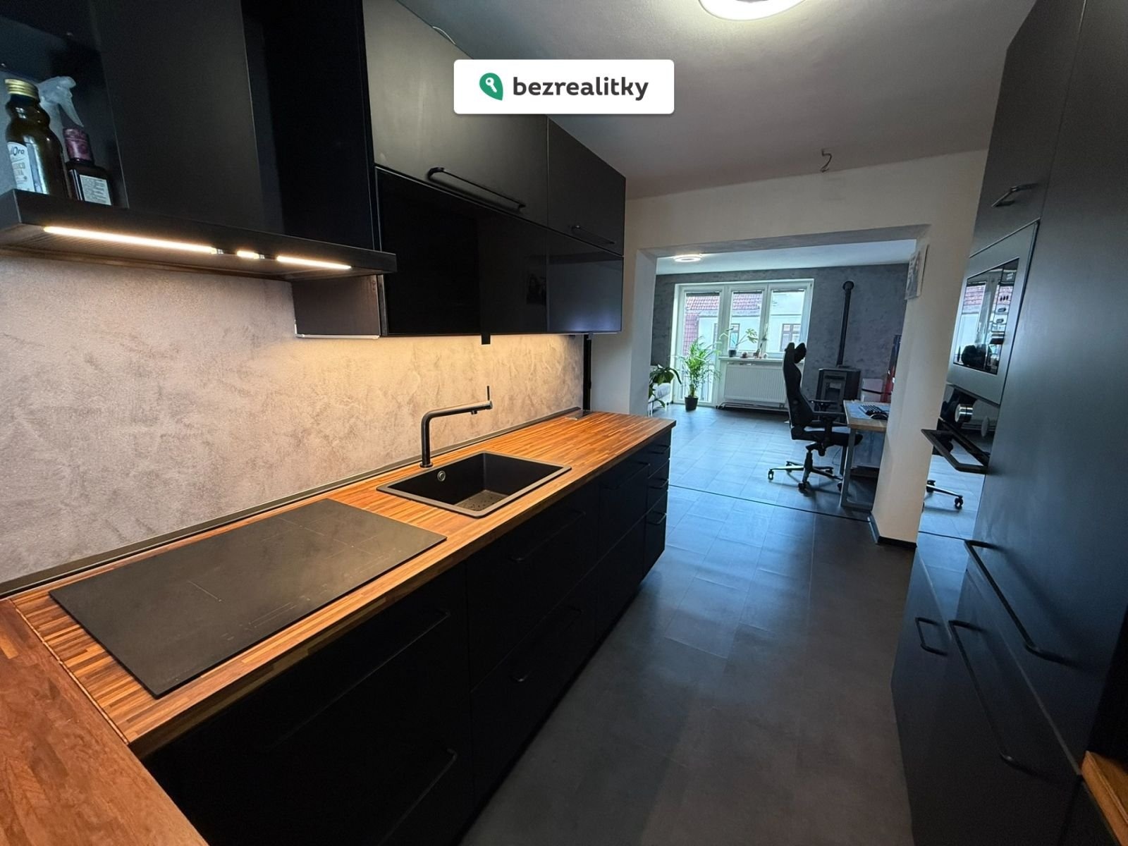 1762183440-udvlarrmdf-img-3076