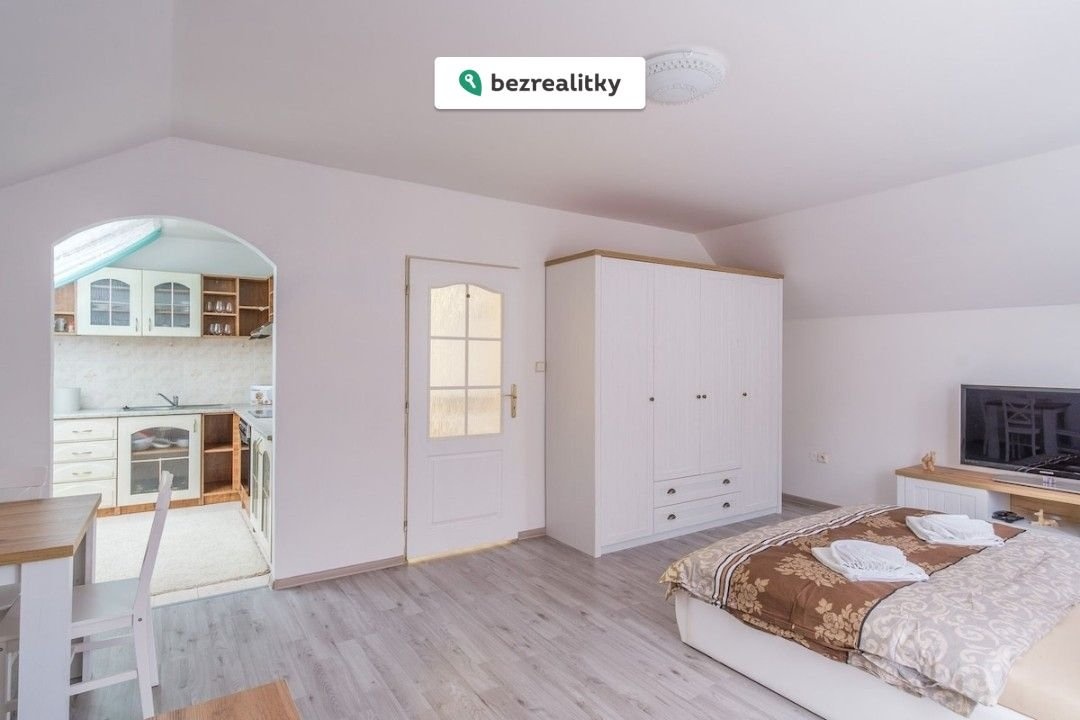 1755516331-hwvsttjvjl-1000094308