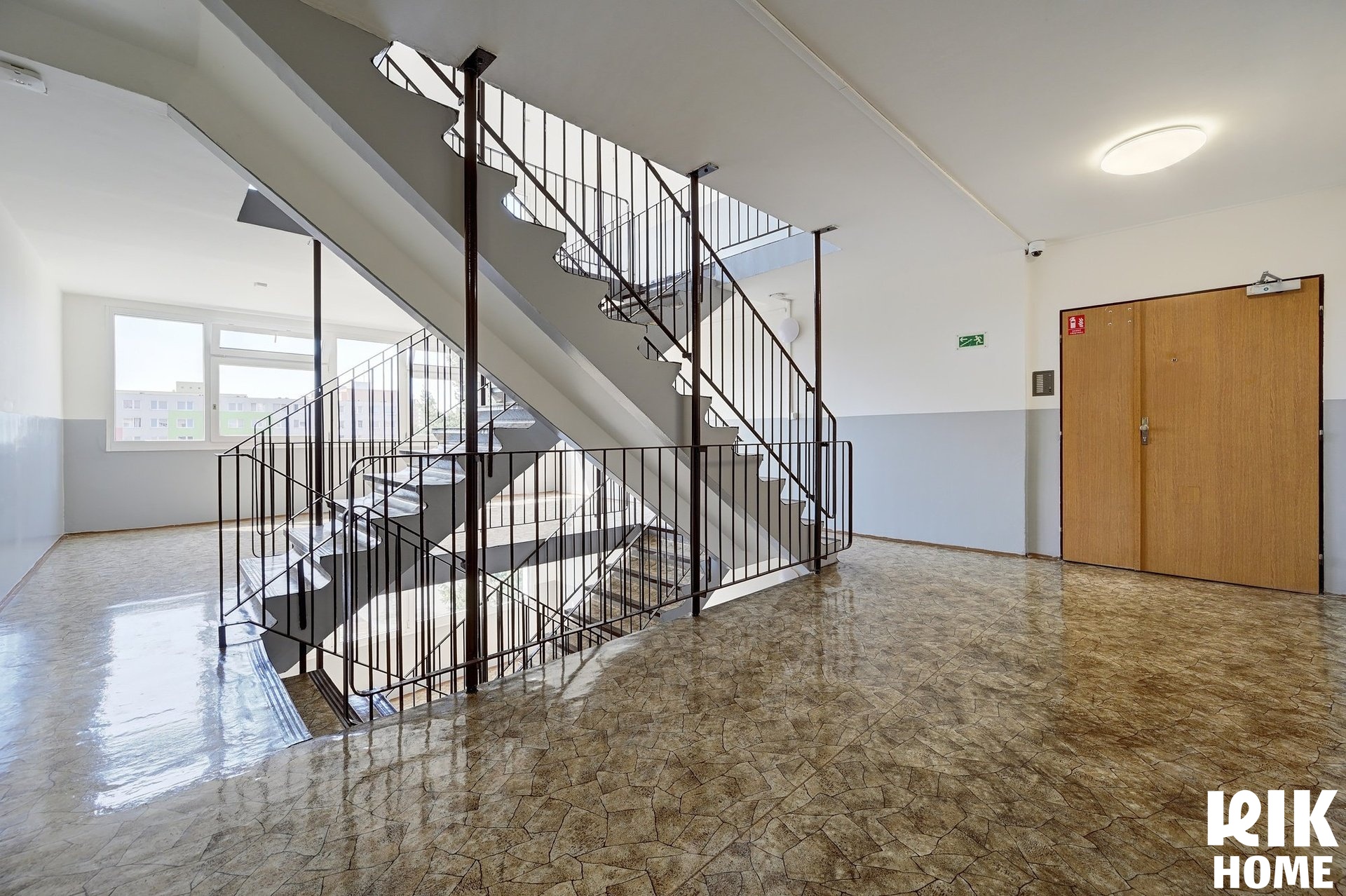 prodej-bytu-2-kk-402-m2-kladno-krocehlavy-dsc-0933-00001-4-00001-5-00001-6-00001-fusion-interior-eb1