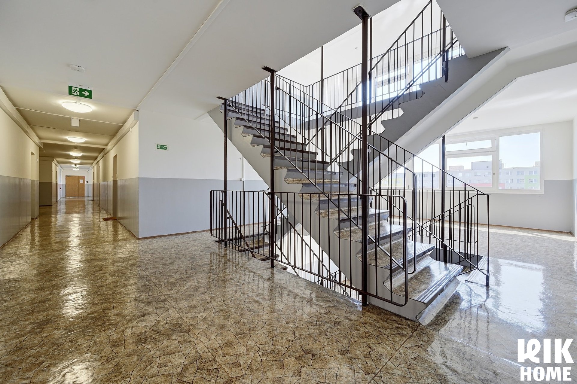 prodej-bytu-2-kk-402-m2-kladno-krocehlavy-dsc-0928-00001and3more-fusion-interior-184046