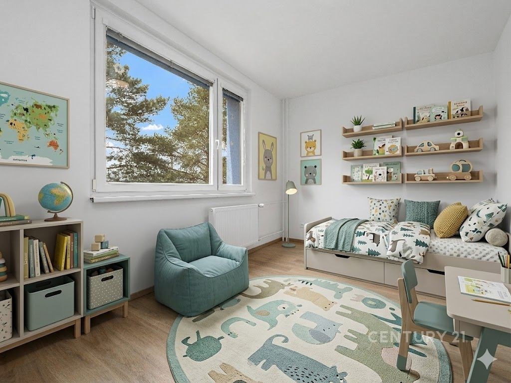 Dětský pokoj s parketovou podlahou, velkými okny a