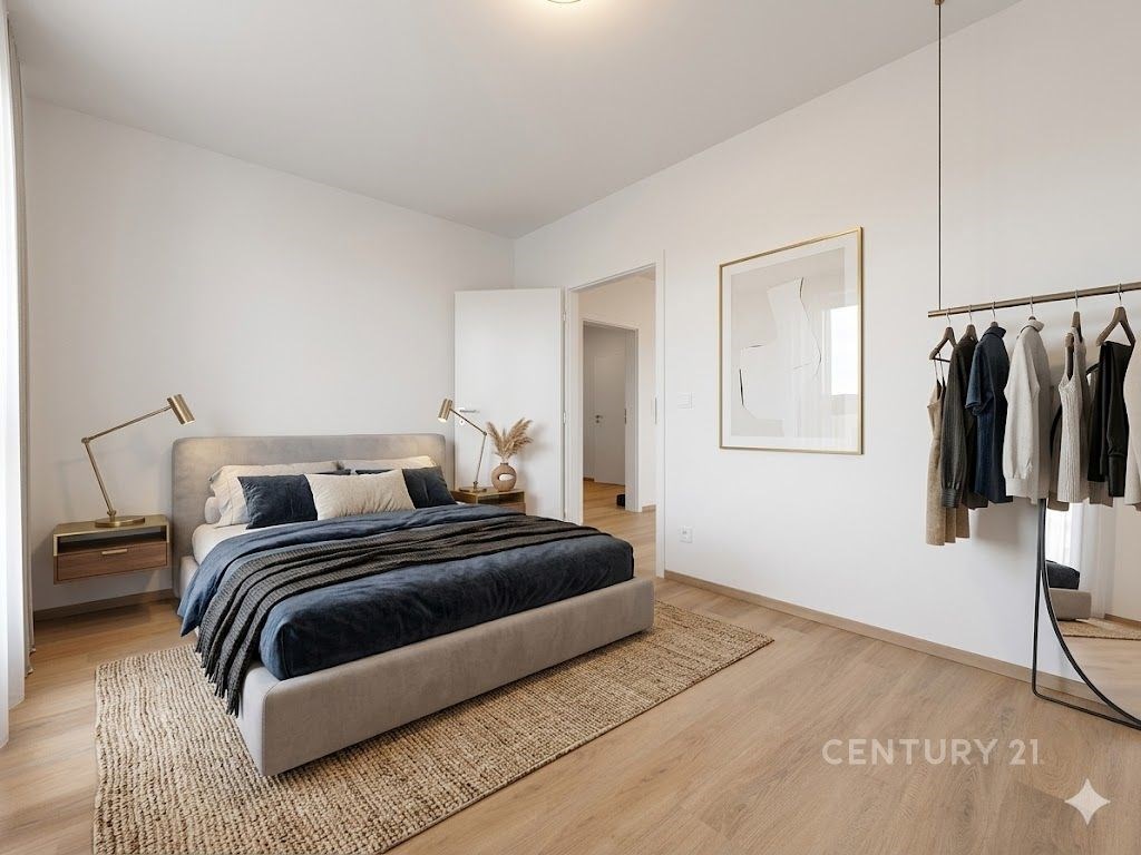 Světlá ložnice s moderním stylem, parketová podlah