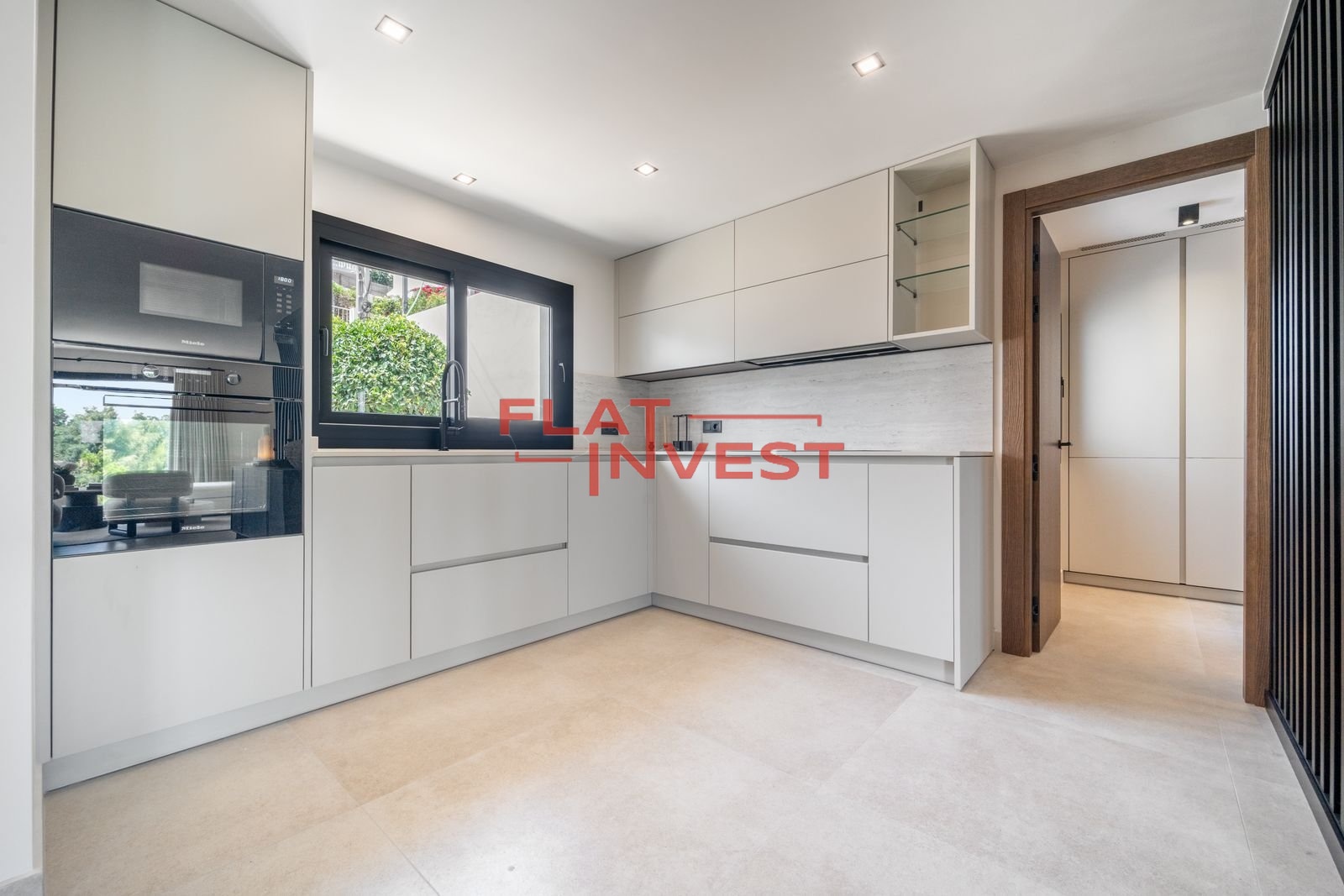 10-75bef5f12e72a6d65f05a48dacffbe42