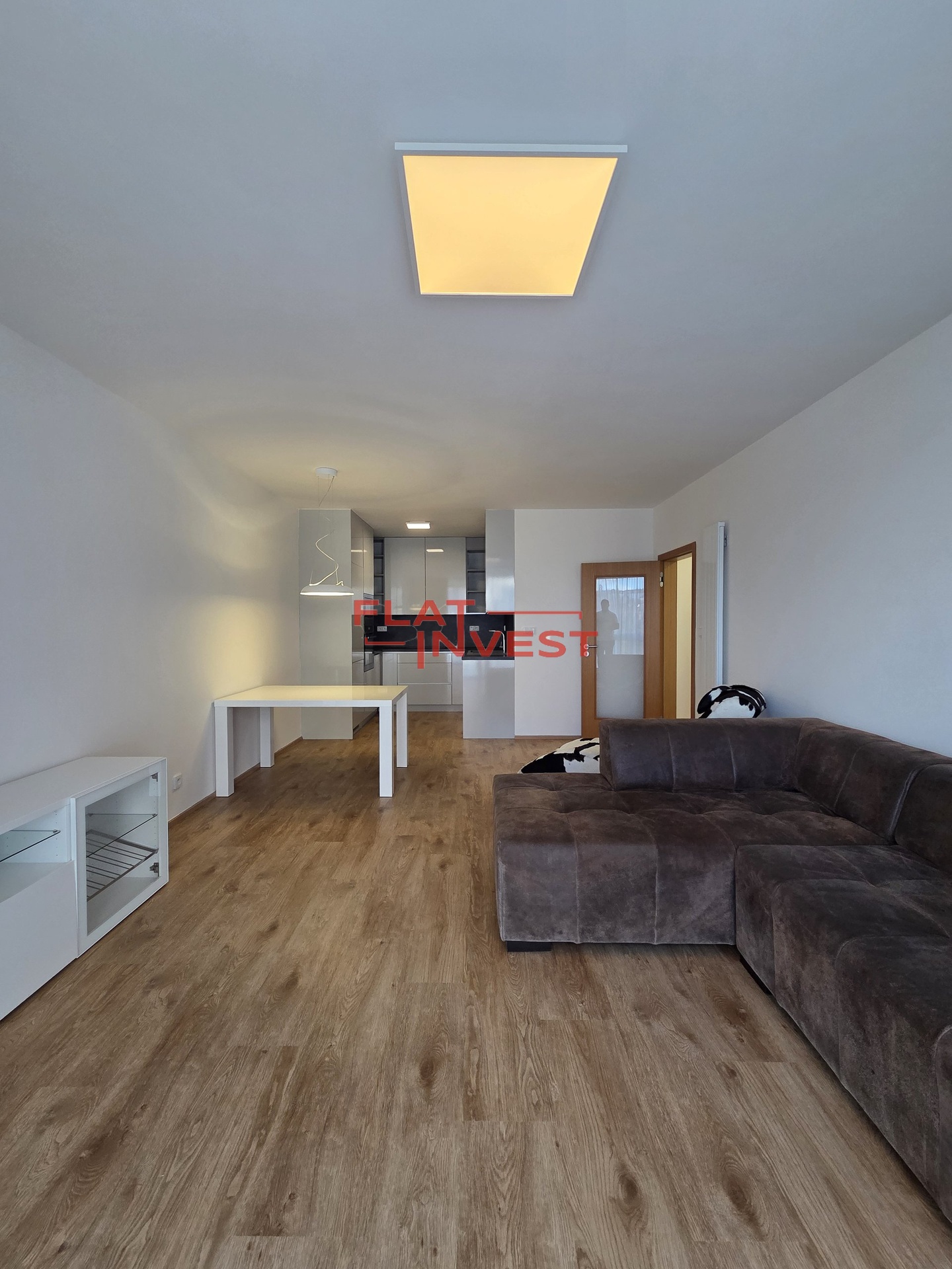 Obývací pokoj s kuchyňským koutem 6