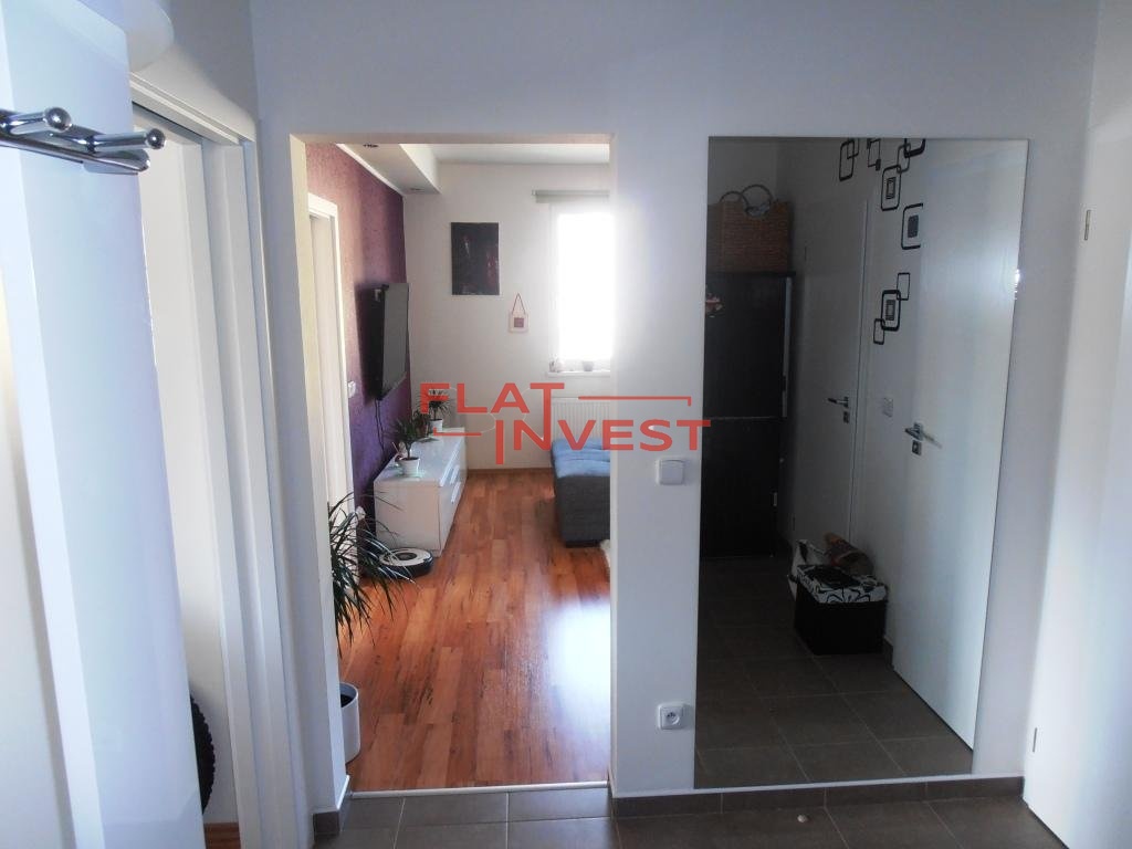 P4242208