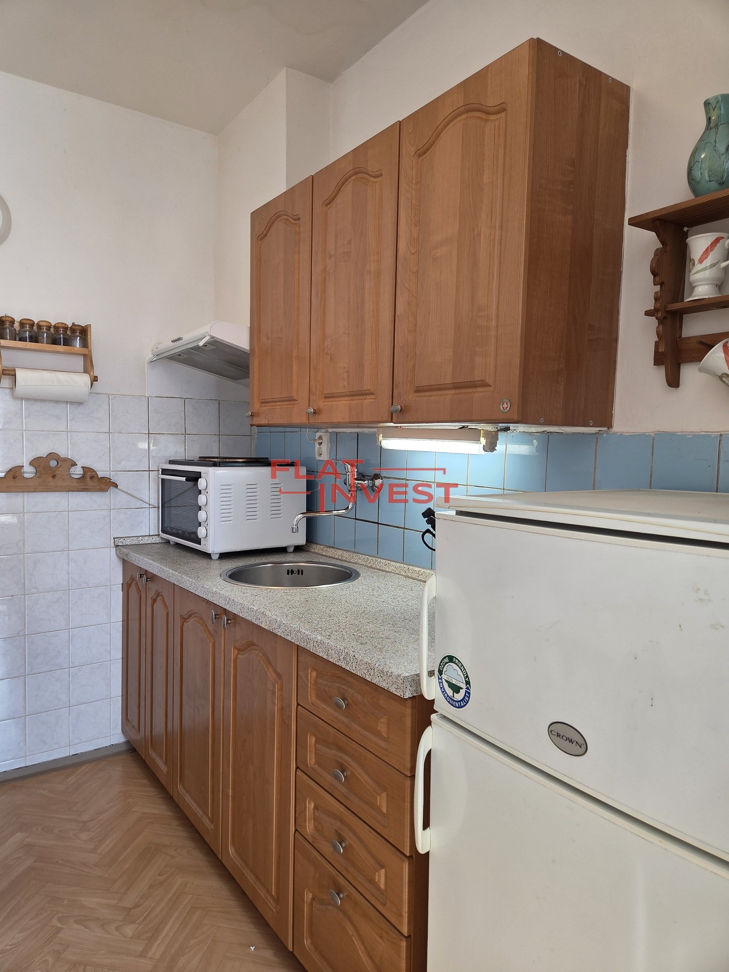 Kuchyň s jídelním stolem 2