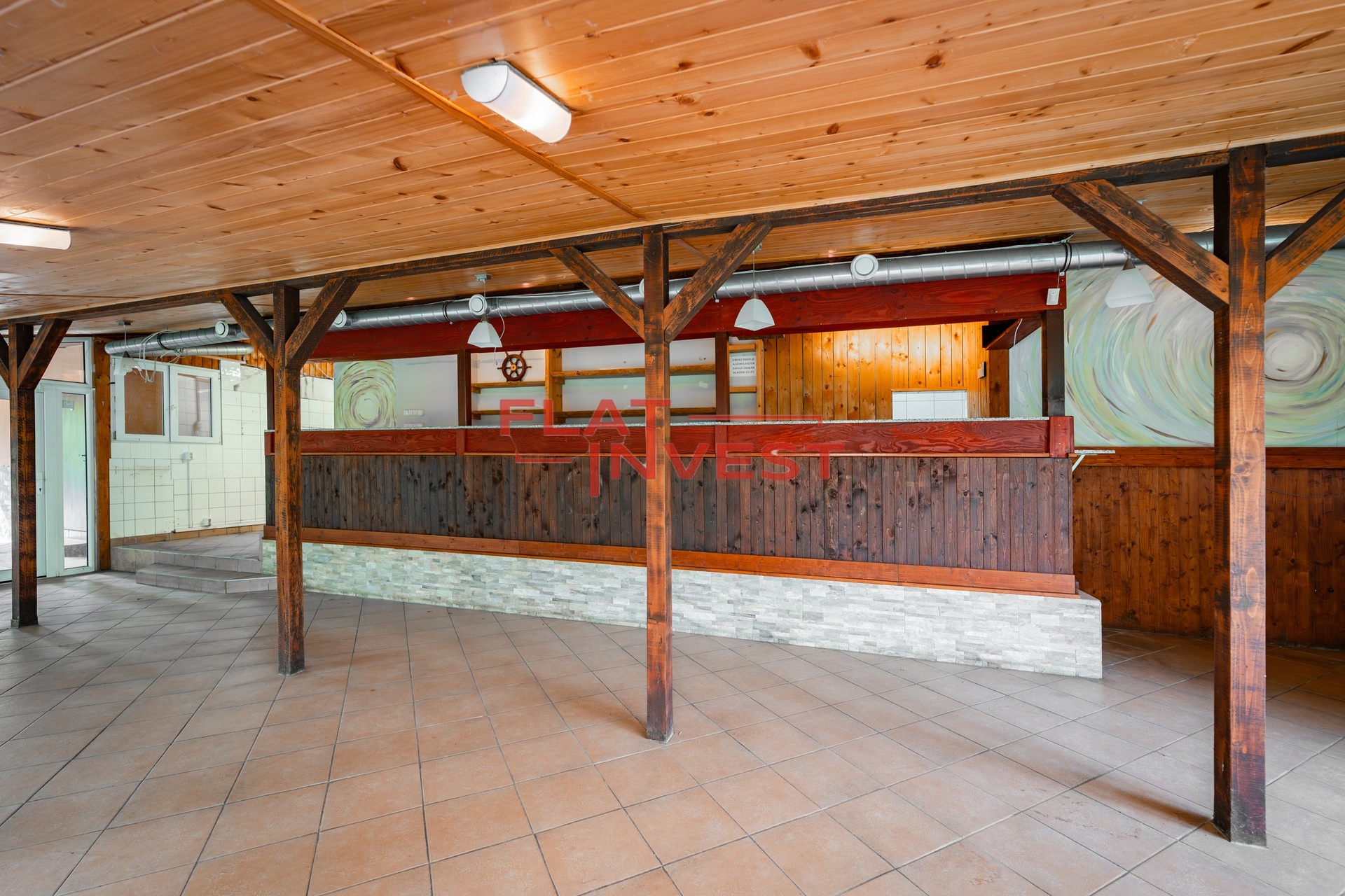 Hlavní prostory restaurace a bar 2