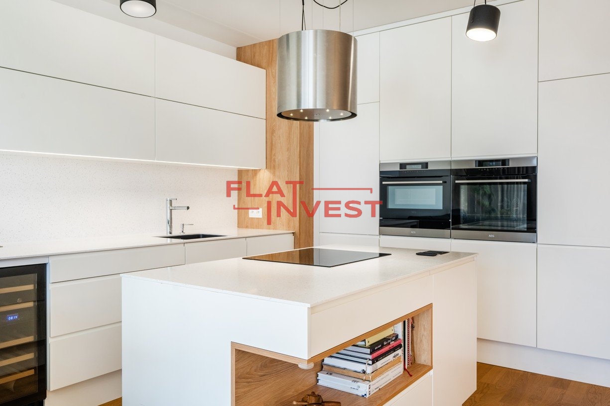 Kuchyňský kout s ostrůvkem 2