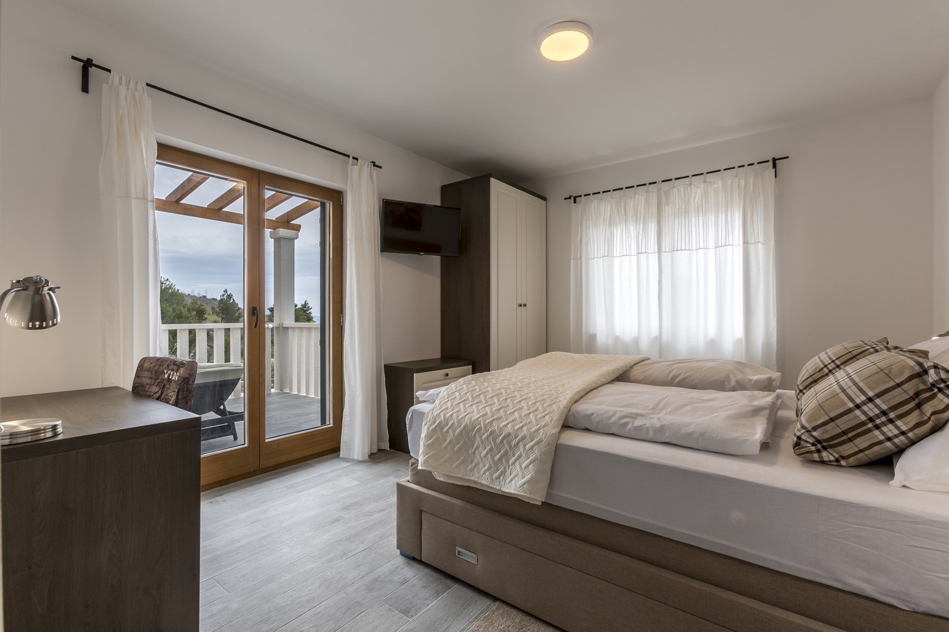 villa-exclusive-omis-luxury-croatia-retreats-15-16